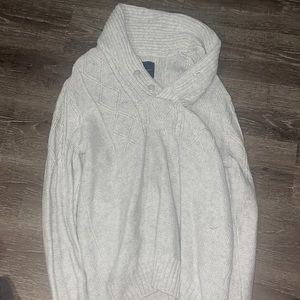 American Eagle Large Sweater